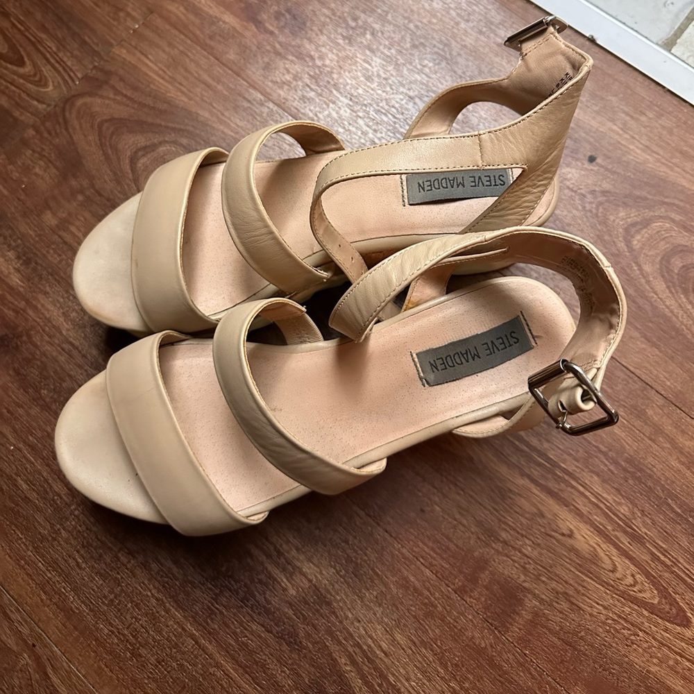 Vintage Steve Madden Tan Beige Leather Zig Zag Platform Sandals in Size 8 - Picture 4 of 8